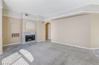 Photo #4: 2408376 Listing 