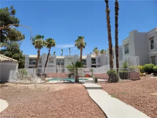 Photo #2: 2408385 Listing 