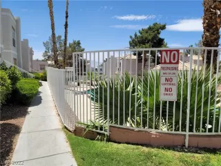 Photo #4: 2408385 Listing 