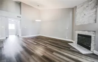 Photo #5: 2408393 Listing