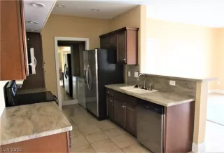 Photo #6: 2408396 Listing 