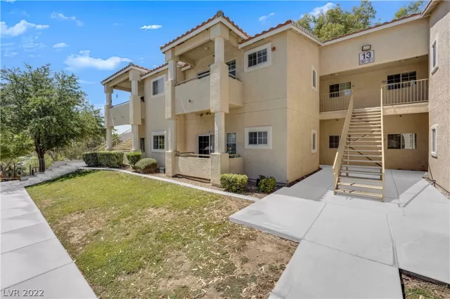 MLS: 2408408 Condo For Sale