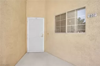 Photo #3: 2408408 Listing 