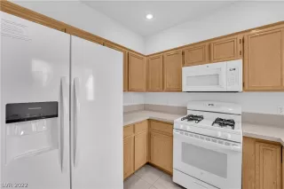 Photo #6: 2408408 Listing 