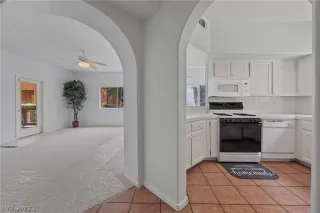 Photo #5: 2408410 Listing