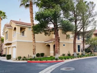 Photo #1: 2408437 Listing 