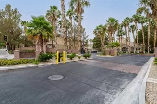 Photo #3: 2408437 Listing 