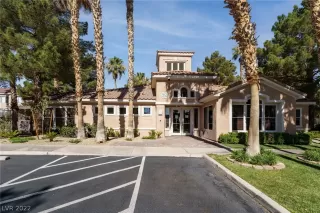 Photo #4: 2408437 Listing 