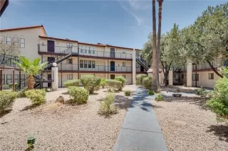 Photo #2: 2408439 Listing 