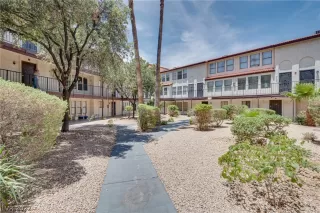 Photo #3: 2408439 Listing 