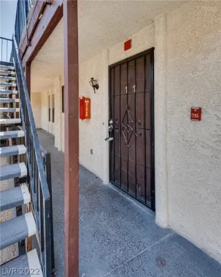 Photo #4: 2408439 Listing 