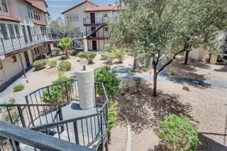 Photo #5: 2408439 Listing 