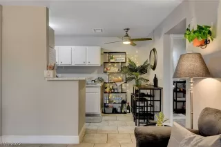 Photo #5: 2408470 Listing