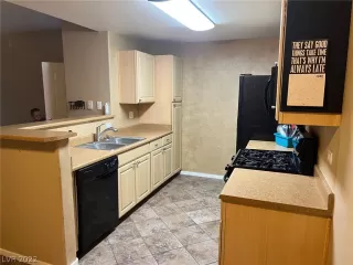 Photo #3: 2408531 Listing 