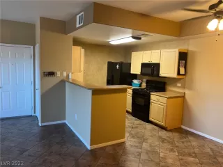 Photo #6: 2408531 Listing 