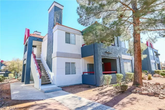 MLS: 2408551 Condo For Sale