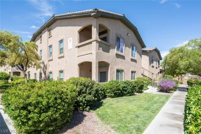 MLS: 2408572 Condo For Sale