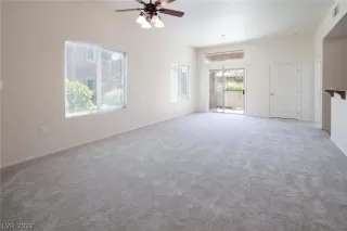 Photo #4: 2408572 Listing