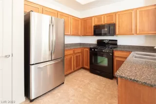 Photo #6: 2408572 Listing