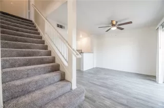 Photo #4: 2408586 Listing 