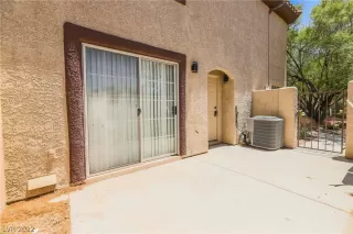 Photo #2: 2408589 Listing 