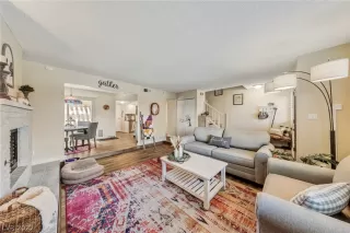 Photo #5: 2408590 Listing 