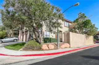 Photo #1: 2408598 Listing 