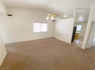 Photo #5: 2408607 Listing