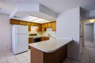 Photo #5: 2408625 Listing