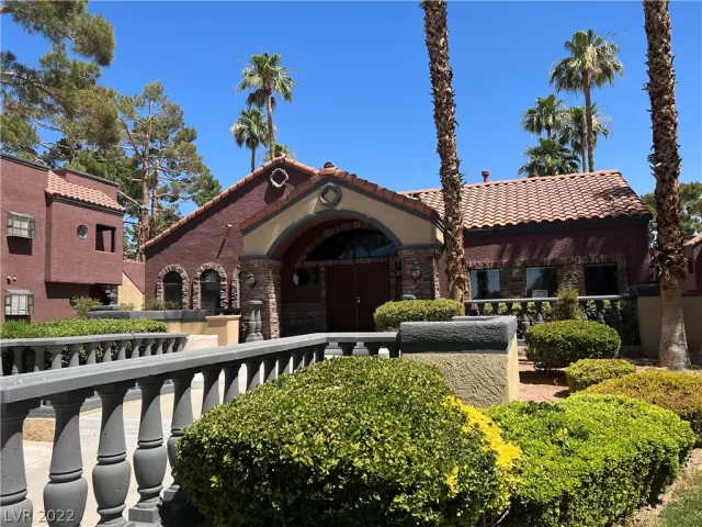 MLS: 2408632 Condo For Sale