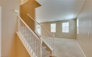 Photo #4: 2408644 Listing