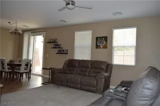 Photo #6: 2408644 Listing