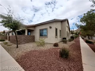 Photo #1: 2408659 Listing 
