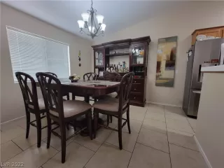 Photo #5: 2408659 Listing 