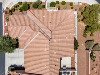 Photo #1: 2408700 Listing