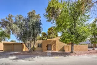 Photo #1: 2408705 Listing 