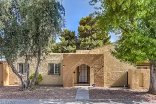 Photo #3: 2408705 Listing 