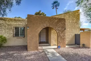 Photo #4: 2408705 Listing 