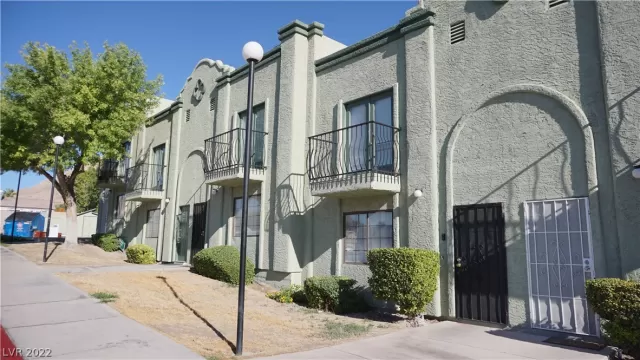 MLS: 2408728 Condo For Sale