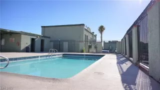 Photo #4: 2408728 Listing 