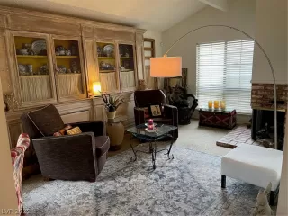 Photo #2: 2408733 Listing