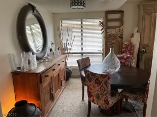 Photo #5: 2408733 Listing