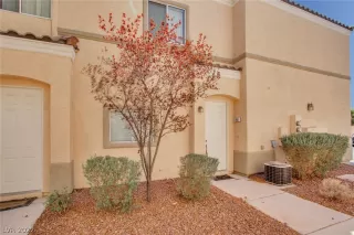 Photo #1: 2408740 Listing 