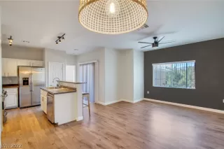 Photo #3: 2408740 Listing 