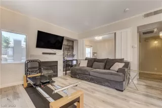 Photo #6: 2408790 Listing 