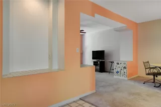 Photo #5: 2408793 Listing 