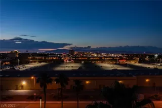 Photo #1: 2408817 Listing