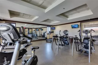 Photo #3: 2408817 Listing