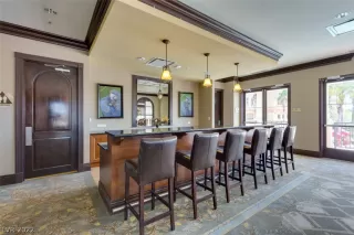 Photo #6: 2408817 Listing