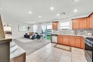 Photo #2: 2408839 Listing